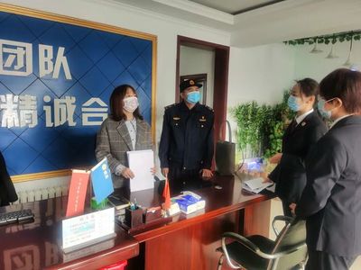 下花園區檢察院規范小微型客車租賃，為行業安全消除隱患